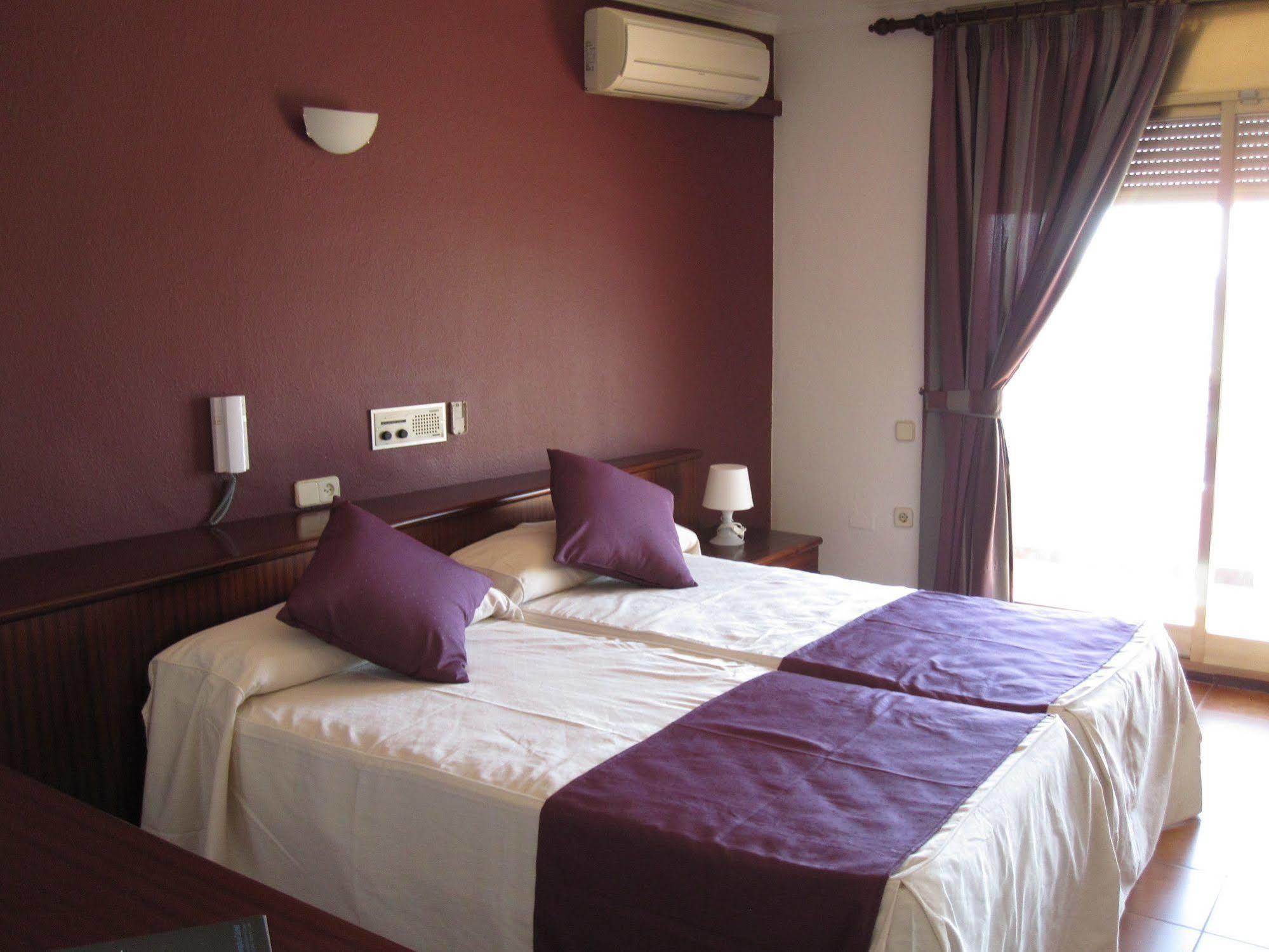 Hotel Victoria Spa & Splay Center 세구르 데 칼라펠 외부 사진